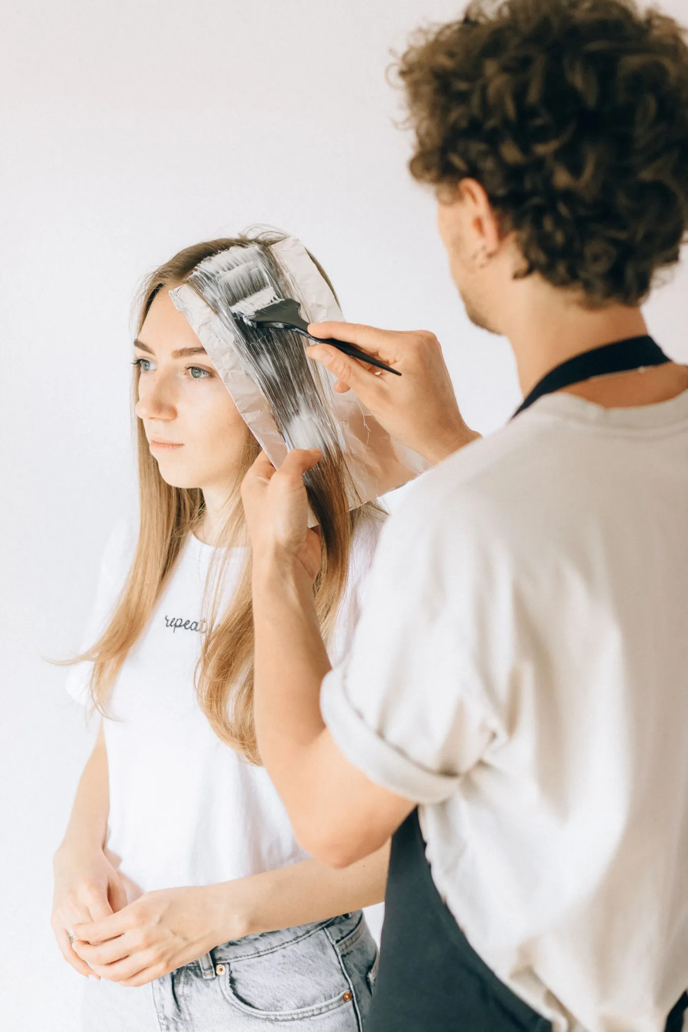 Melena con balayage en tonos caramelo realizado en Estudio Alma